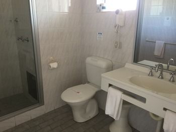 Ulladulla Harbour Motel - Kawana Tourism 15