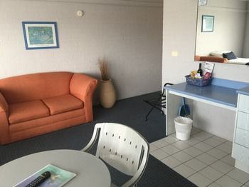 Ulladulla Harbour Motel - Kawana Tourism 20