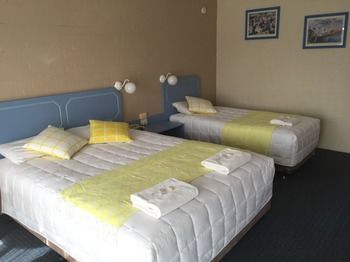 Ulladulla Harbour Motel - Kawana Tourism 21