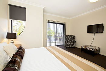 Astina Serviced Apartments - Central - Kawana Tourism 3
