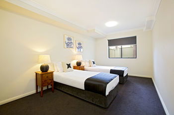 Astina Serviced Apartments - Central - Kawana Tourism 4