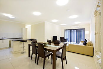 Astina Serviced Apartments - Central - Kawana Tourism 9