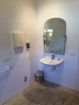 Darcys Hotel At Homebush - Kawana Tourism 4