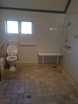 Darcys Hotel At Homebush - Kawana Tourism 5