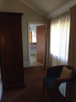 Darcys Hotel At Homebush - Kawana Tourism 19