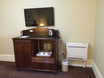 Darcys Hotel At Homebush - Kawana Tourism 24