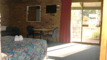 Tooleybuc Motel - Kawana Tourism 11