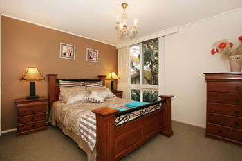 Wattle Holiday Rental - Kawana Tourism 1