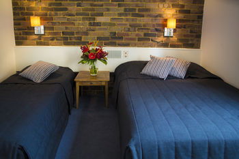 Hornsby Inn - Kawana Tourism 7