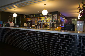Hornsby Inn - Kawana Tourism 9