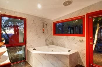 Mt Dandenong Imperial Retreat - Kawana Tourism 12