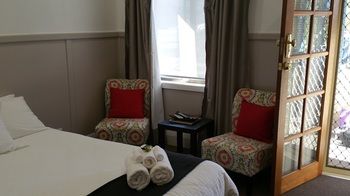 Coppers Hill Private Accommodation - Kawana Tourism 4