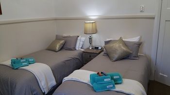 Coppers Hill Private Accommodation - Kawana Tourism 5