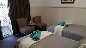 Coppers Hill Private Accommodation - Kawana Tourism 6