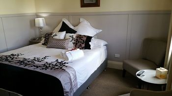 Coppers Hill Private Accommodation - Kawana Tourism 7