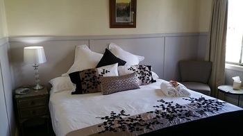 Coppers Hill Private Accommodation - Kawana Tourism 8