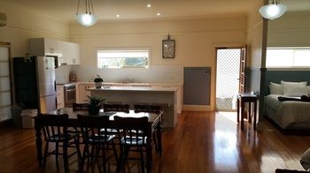 Coppers Hill Private Accommodation - Kawana Tourism 17