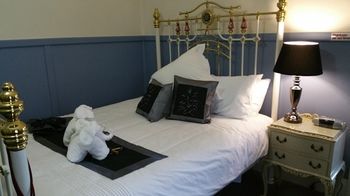 Coppers Hill Private Accommodation - Kawana Tourism 26