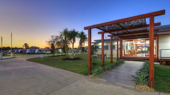 Rivershore Resort - Kawana Tourism 14