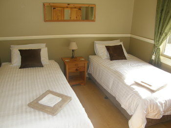 37 Queen Gloucester - Kawana Tourism 7