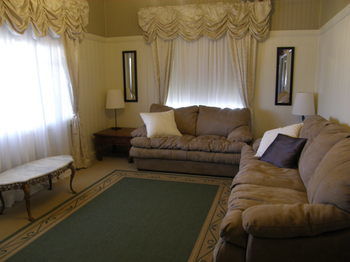 37 Queen Gloucester - Kawana Tourism 19