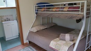 Copeland Cabins - Kawana Tourism 5