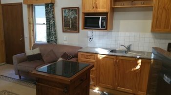 Copeland Cabins - Kawana Tourism 17