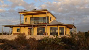 Dolphin Holiday House - Kawana Tourism 0