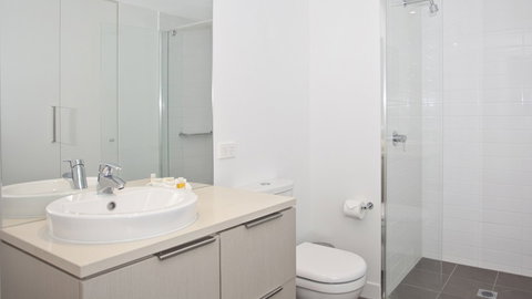 BEST WESTERN Islington Apartments - Kawana Tourism 3