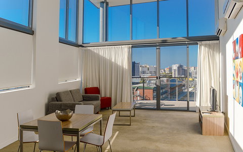 BEST WESTERN Islington Apartments - Kawana Tourism 6