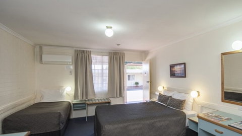 BEST WESTERN Applegum Inn - Kawana Tourism 2