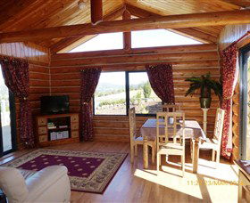 Windermere Cabins - Kawana Tourism 1