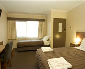 Seabrook Hotel Motel - Kawana Tourism 0