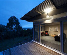 Ridgeline Pottery (Accommodation) - Kawana Tourism 1