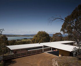 Ridgeline Pottery (Accommodation) - Kawana Tourism 2