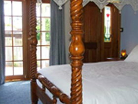 Quayside Cottages - Kawana Tourism 0