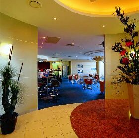 Shoreline Hotel - Kawana Tourism 0