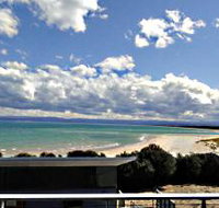 Freycinet Beach Apartments - Kawana Tourism