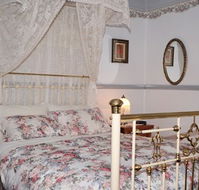 Cuddledoon Cottages BB - Kawana Tourism