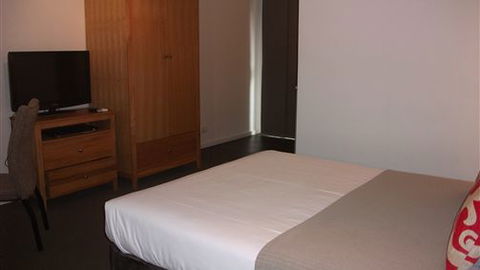 Riverside Ocean Grove - Kawana Tourism 1