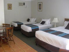 Cleveland Motor Inn - Kawana Tourism 2
