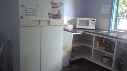 Anglesea Backpackers - Kawana Tourism 1