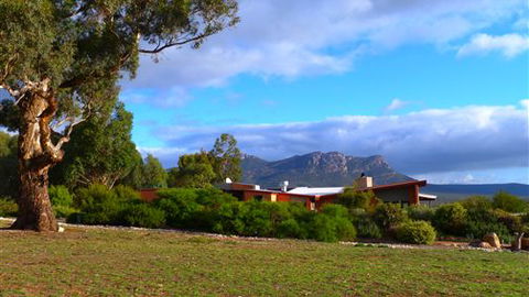 Meringa Springs - Kawana Tourism 0
