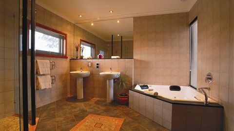 Meringa Springs - Kawana Tourism 4