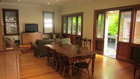 Abaleen House - Kawana Tourism 1