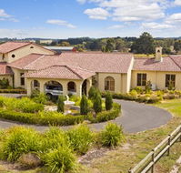 Tuscan Getaway - Kawana Tourism