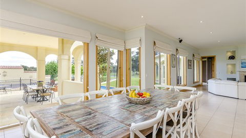 Tuscan Getaway - Kawana Tourism 1