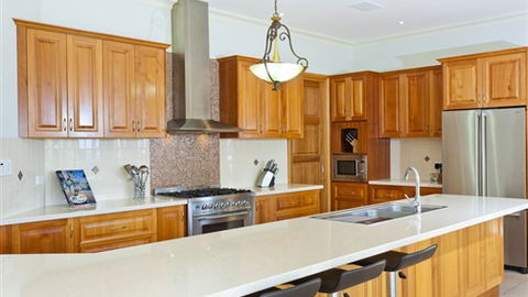 Tuscan Getaway - Kawana Tourism 3