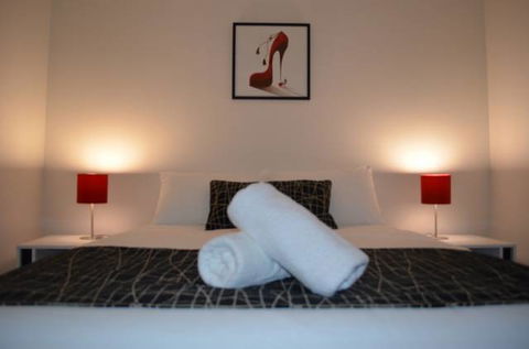 Apex Park Holiday Apartments - Kawana Tourism 1