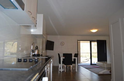 Apex Park Holiday Apartments - Kawana Tourism 4
